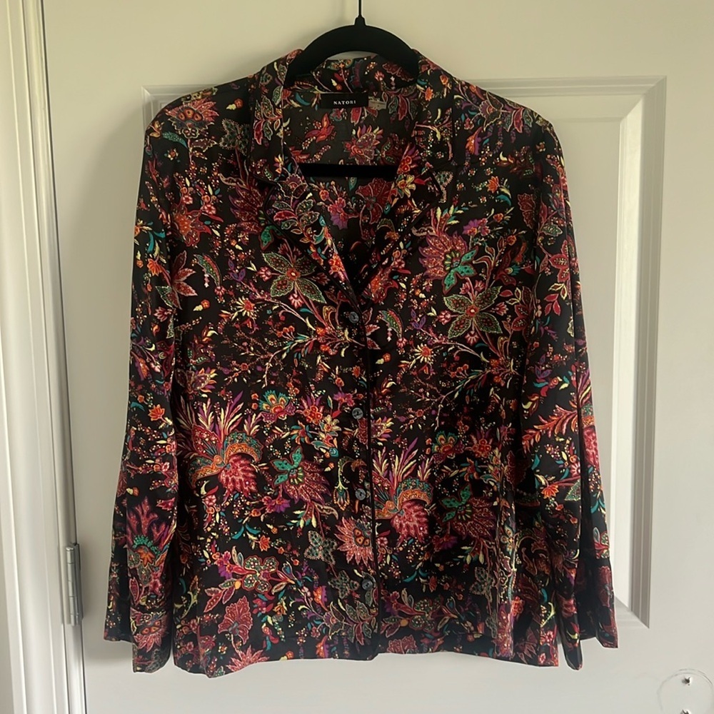 NWOT Natori Granada Satin Pajama Top Size Medium